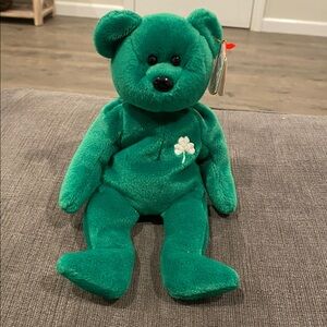 TY Beanie Baby - Erin NEW WITH TAGS! vintage toys toy plush bear stuffed animals